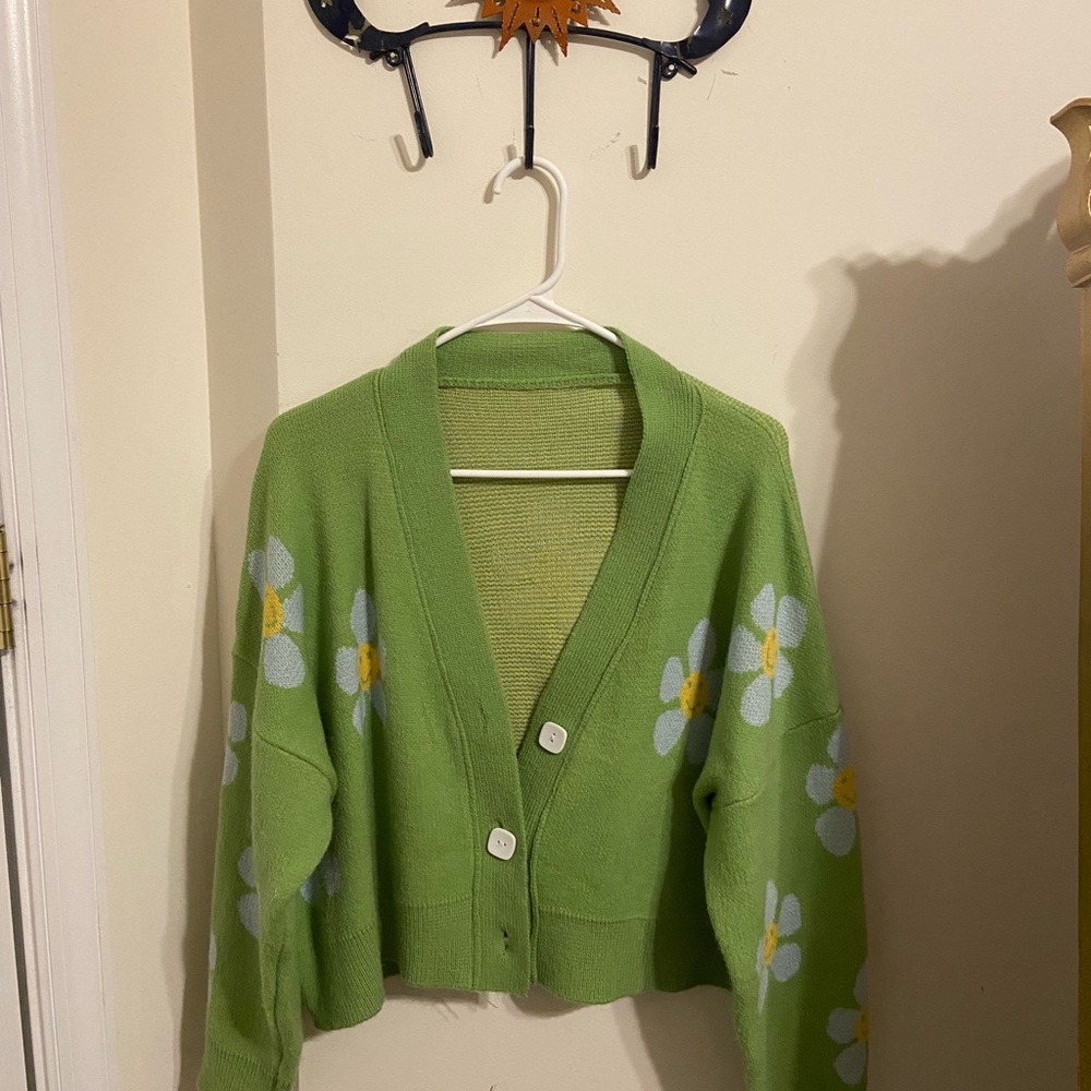 green smiley flower cardigan<3 so cute but not my style anymore.